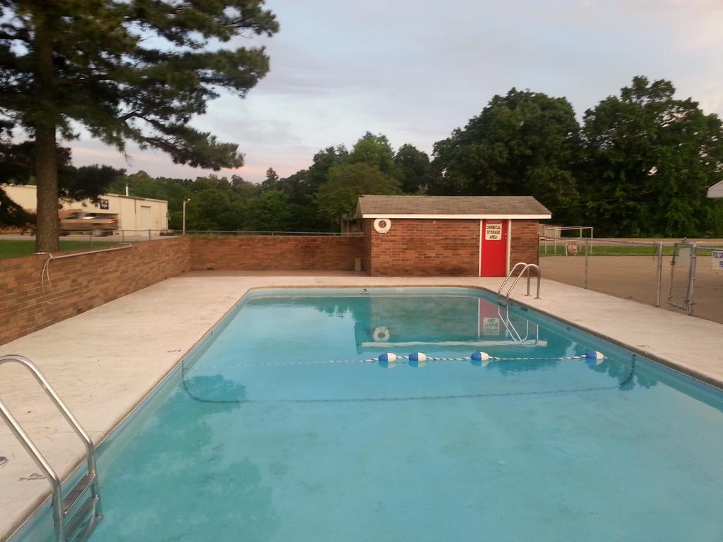Holiday Pines Motel Jay Bagian luar foto
