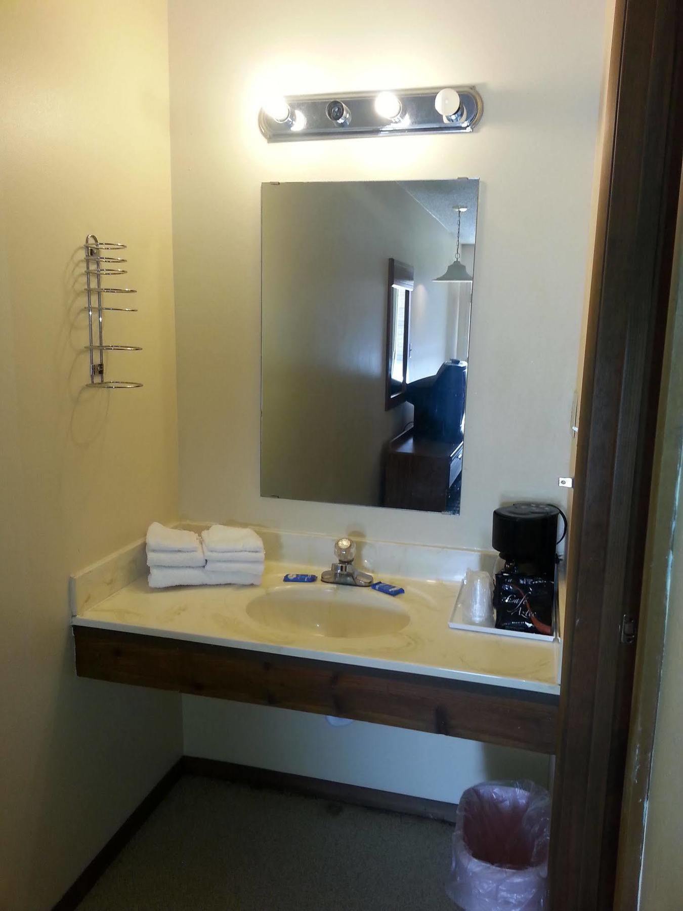 Holiday Pines Motel Jay Bagian luar foto