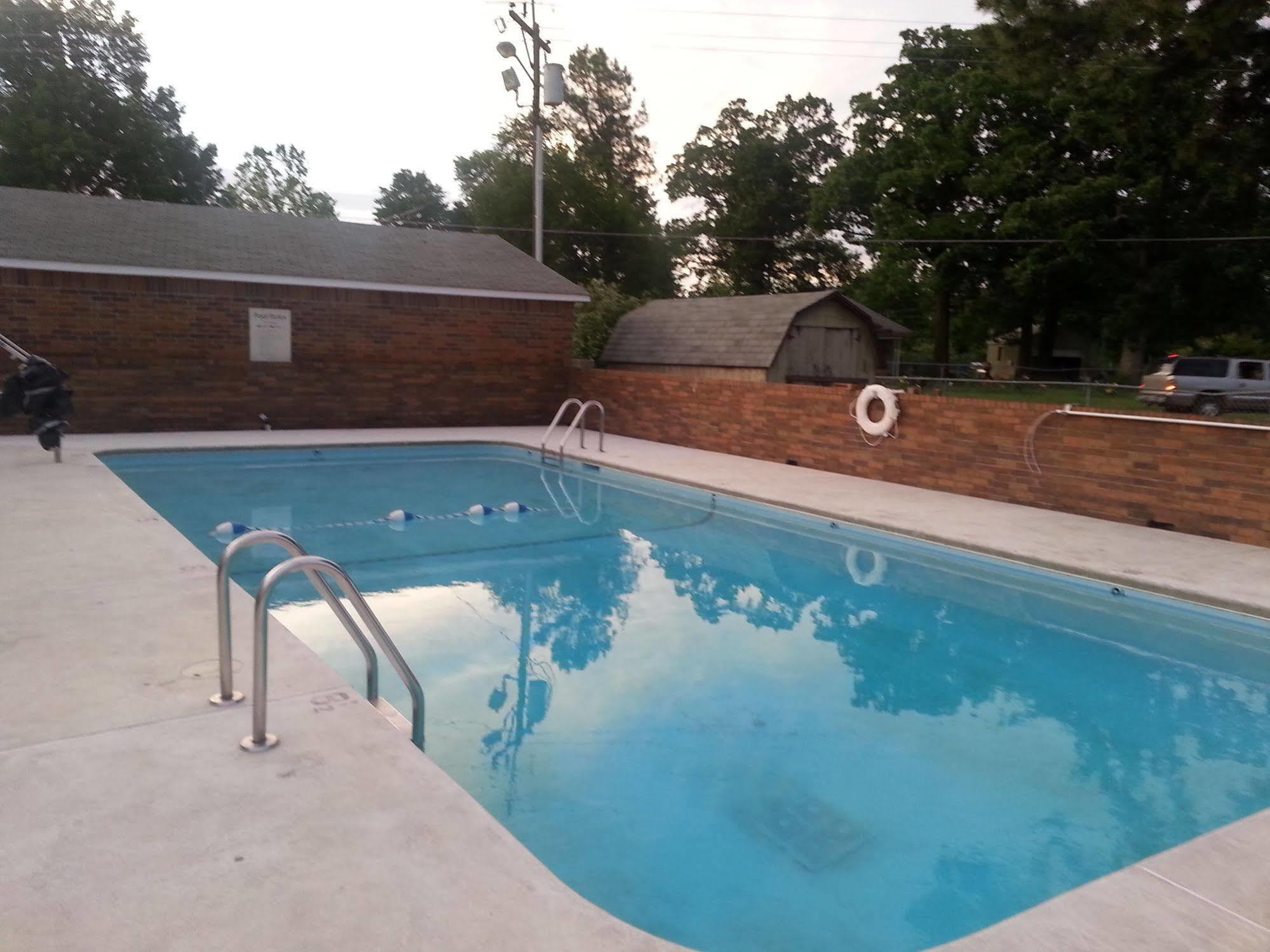 Holiday Pines Motel Jay Bagian luar foto